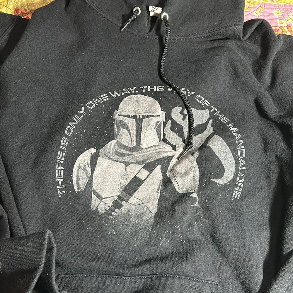 Mandelorian‎ hoodie size medium - Picture 2 of 2